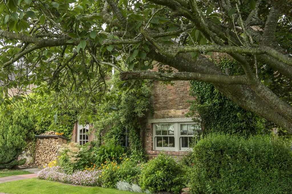 Отель Buccleuch Arms St Boswells Экстерьер фото
